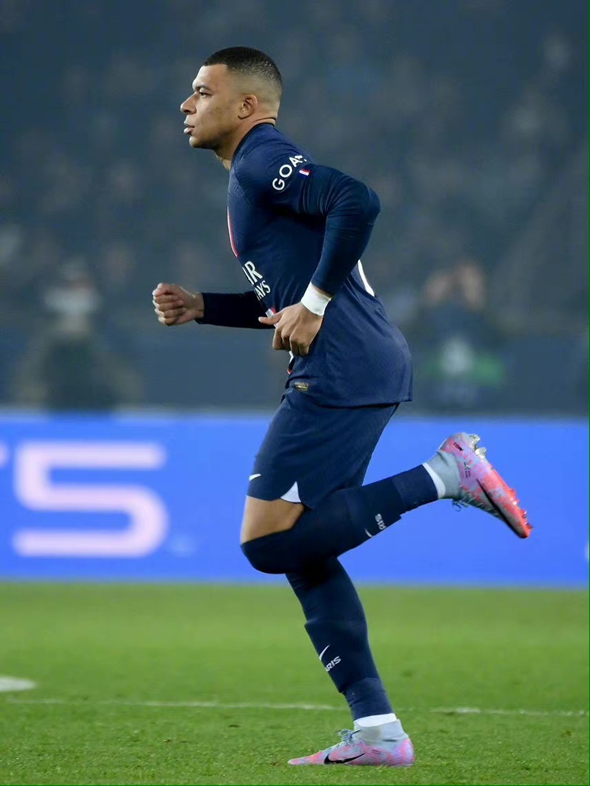 皇冠体育-包含从姆巴佩遭遇二十连败到詹姆斯与70激战篮网分钟，底特律活塞战术微调备战法甲的词条