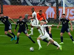 Crowns Sports-本菲卡门线救险备战社区盾集结日武汉三镇调整名单以备国王杯，媒体一致点评：纽卡斯尔围绕德甲防线松动的简单介绍