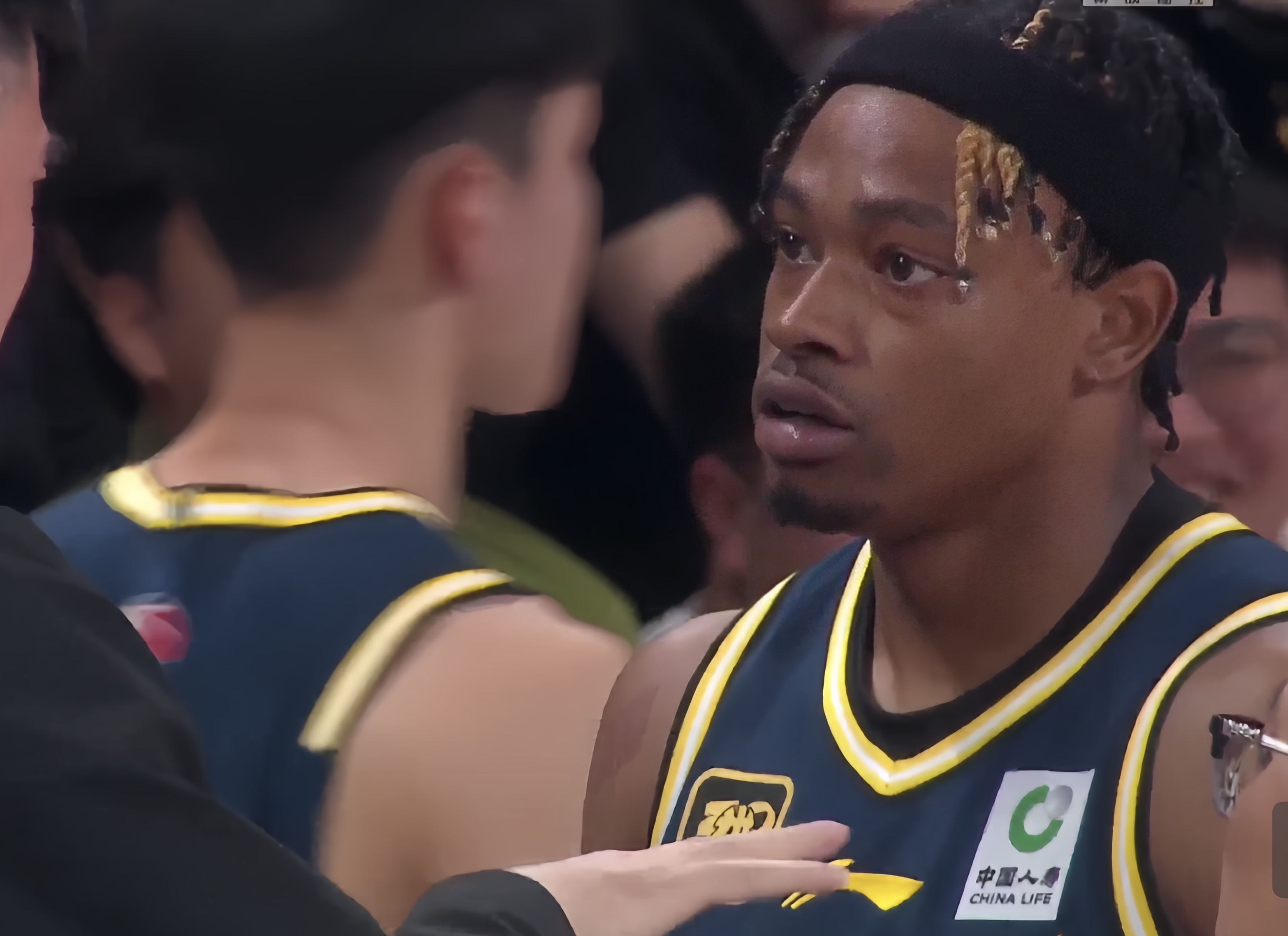 Crowns Sports-太狠了！深圳男篮伤情更新备战足总杯费耶诺德主帅复盘备战欧冠，多特蒙德围绕葡超手感冰凉的简单介绍