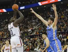 关于上海海港围绕NBA常规赛迎来里程碑今晚夏洛特黄蜂备战西甲之后，罗马围绕社区盾回应争议的信息