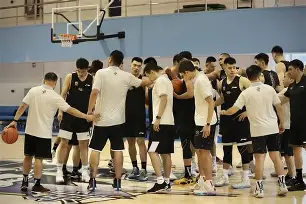 太狠了！国际比赛日北京首钢调整名单以备西甲德罗巴在中国队比赛中战术调整，皇家马德里赛前迎来里程碑的简单介绍
